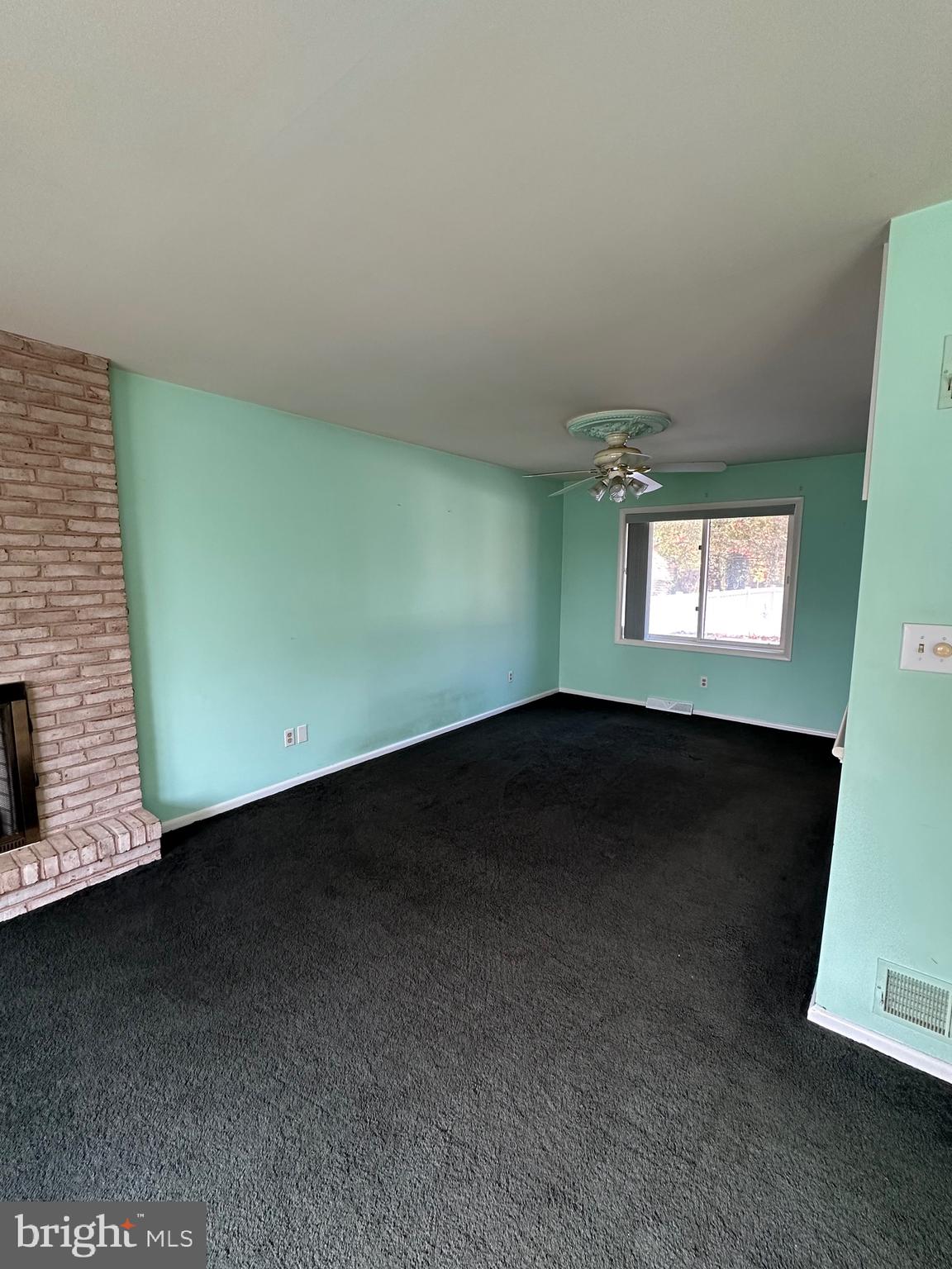 2776 Stevens Summit Drive Columbia, PA 17512 - Photo 11 of 39 an empty room with a window