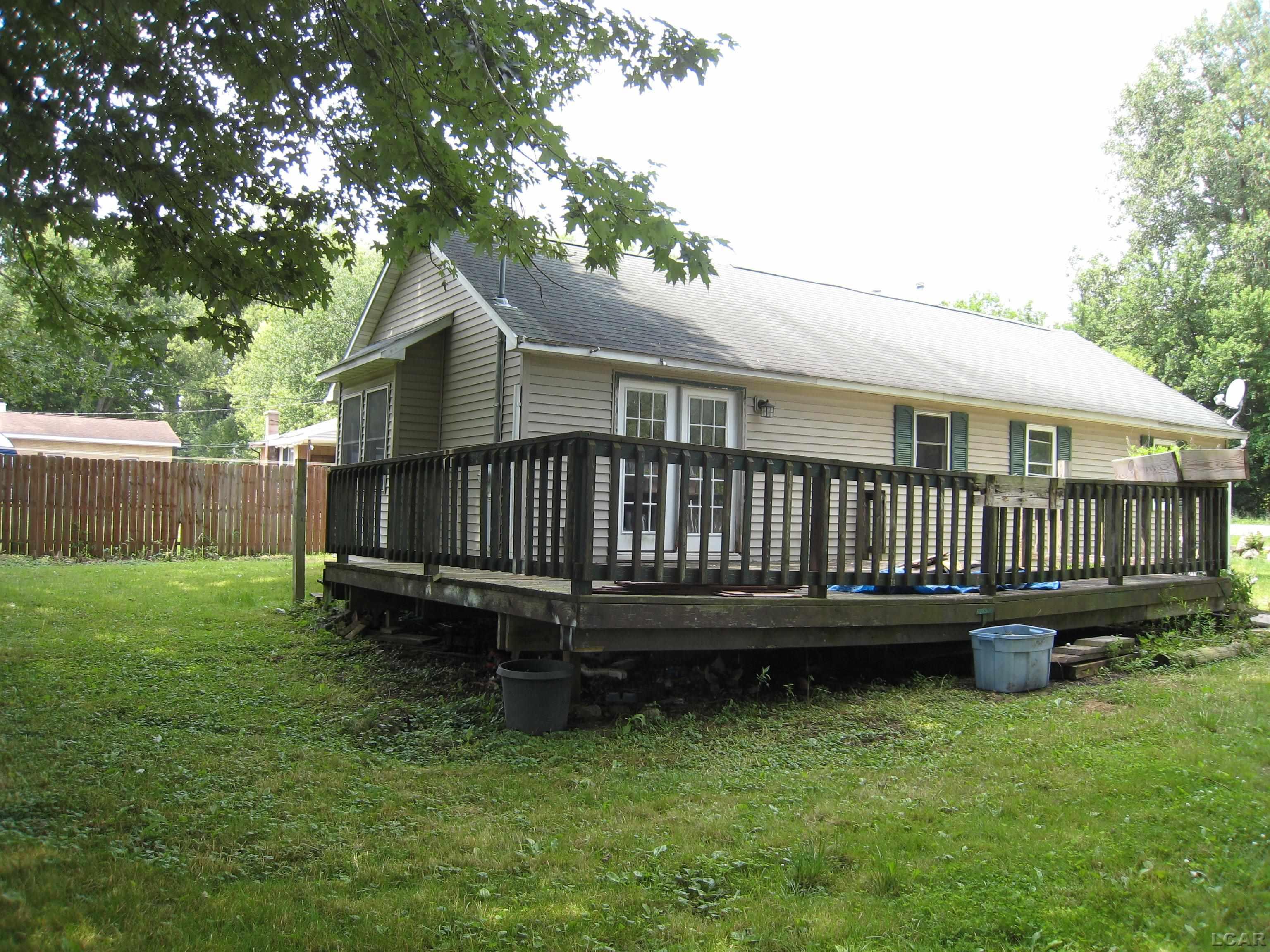 1371 East Valley Road Adrian, MI 49221 - Photo 2 of 25