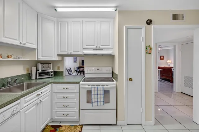 $89,000 | 4881 Northwest 22nd Street, Unit B12, Lauderhill, FL 33313