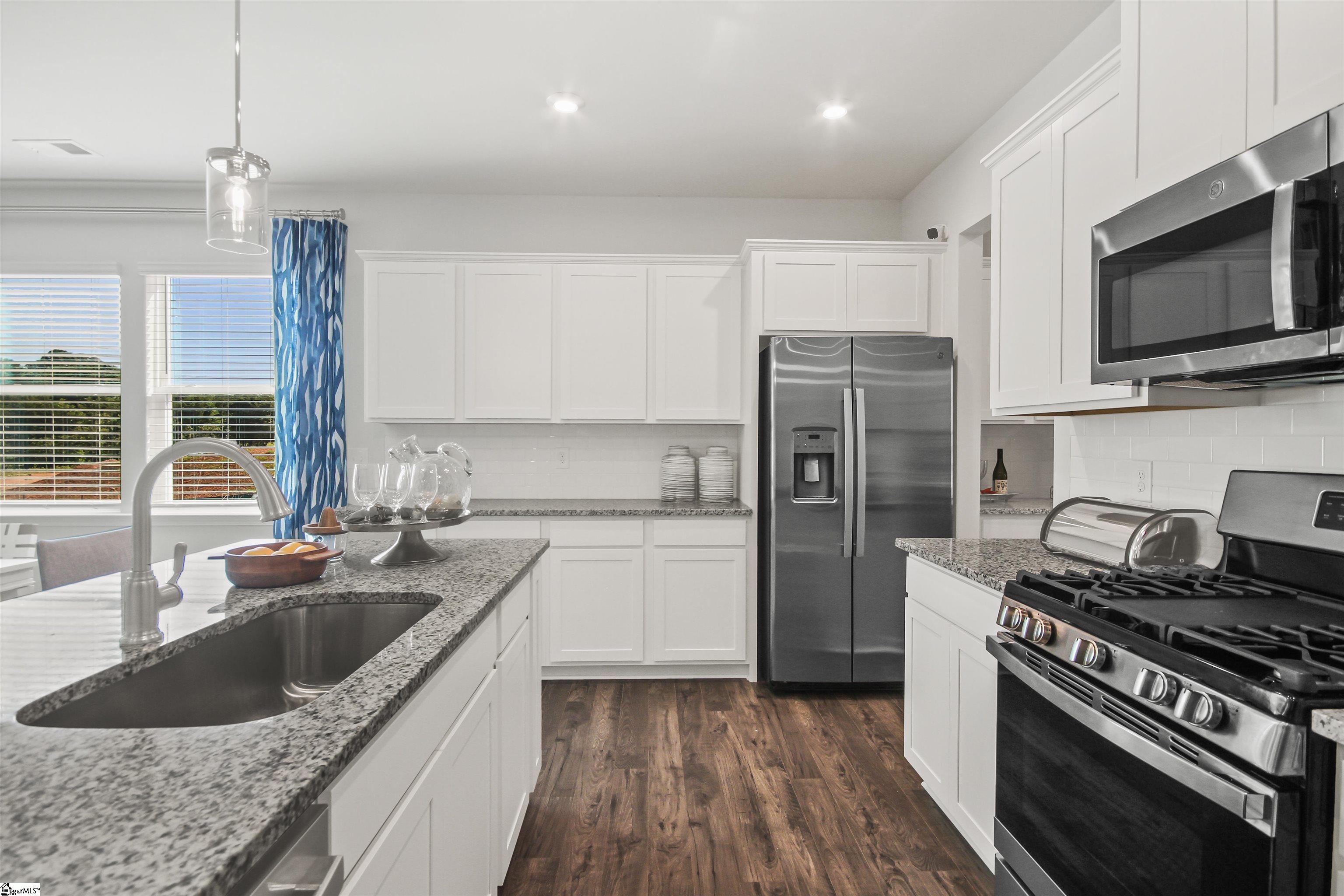 607 Torgerson Way Greenville, SC 29607 - Photo 4 of 35