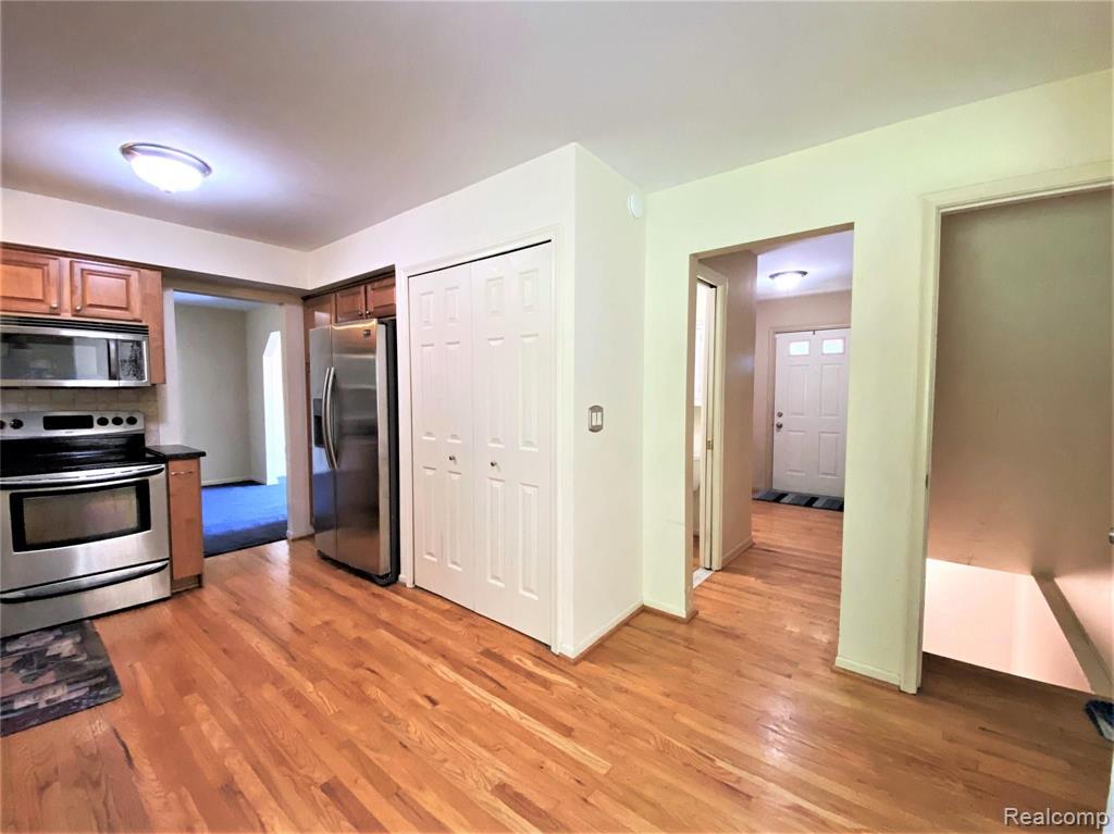 20230 Rippling Lane Northville, MI 48167 - Photo 6 of 32