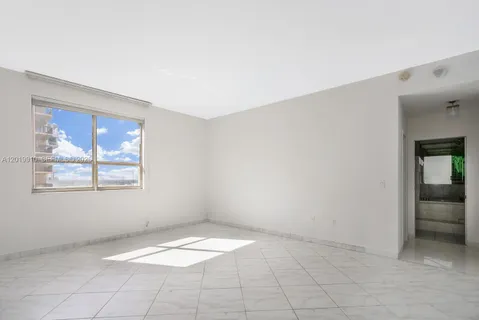 $885,000 | 10185 Collins Avenue, Unit PH08, Bal Harbour, FL 33154