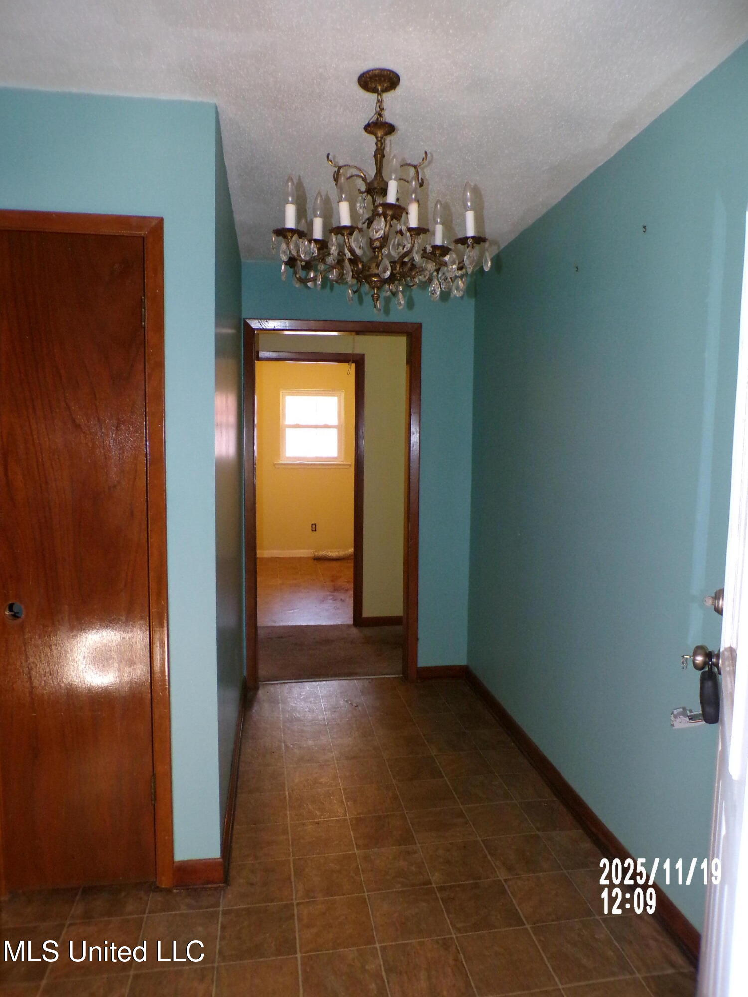 487 Silver Ridge Avenue Gulfport, MS 39507 - Photo 4 of 28 100_0035