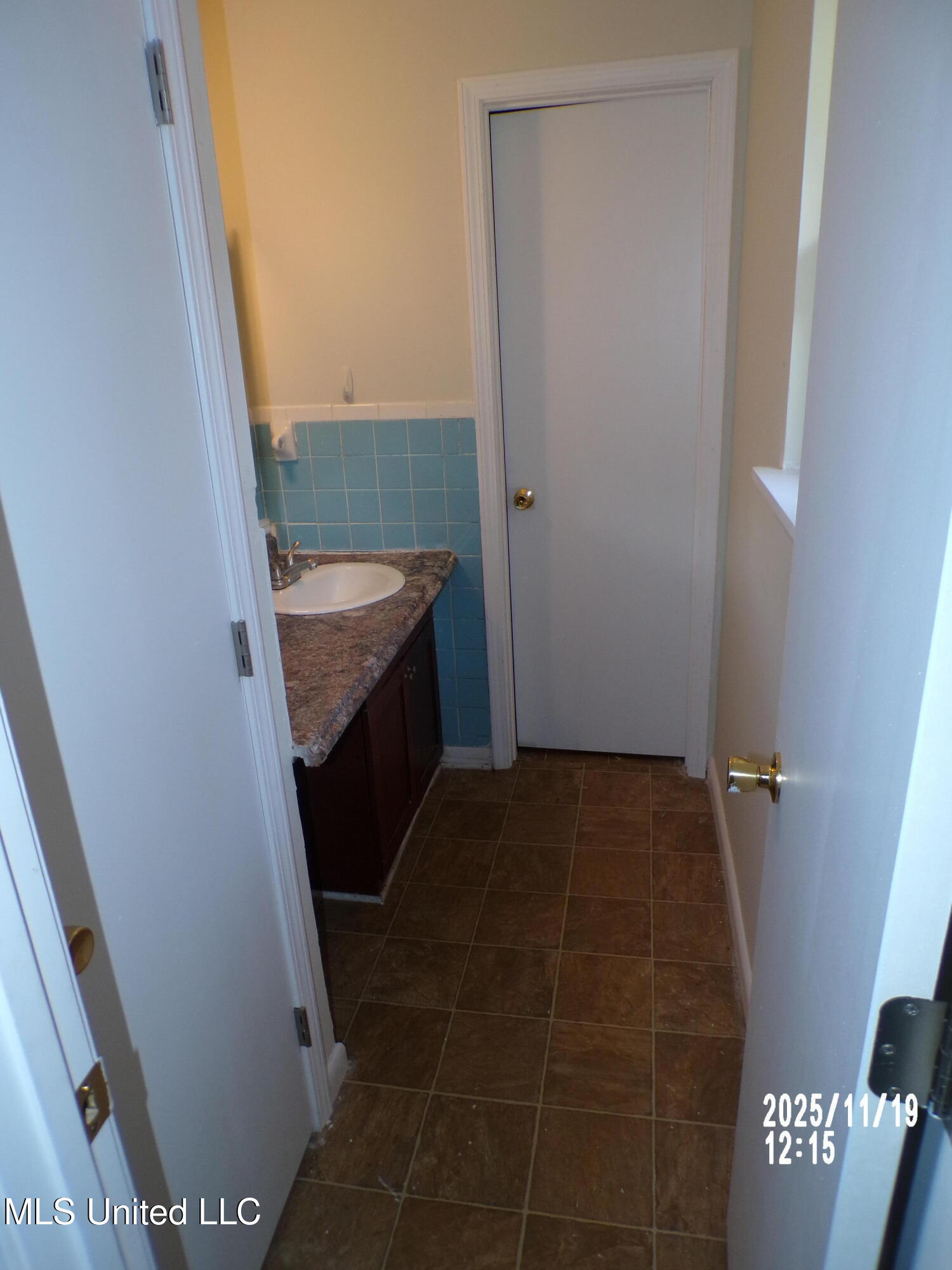 487 Silver Ridge Avenue Gulfport, MS 39507 - Photo 5 of 28 100_0057