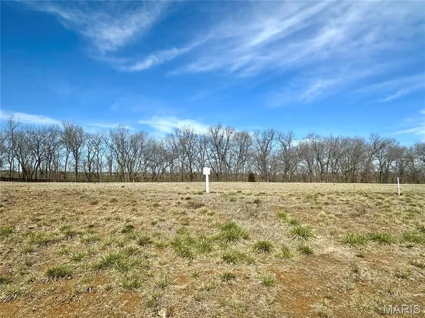 $85,500 | 612 Legacy Drive, Waterloo, IL 62298