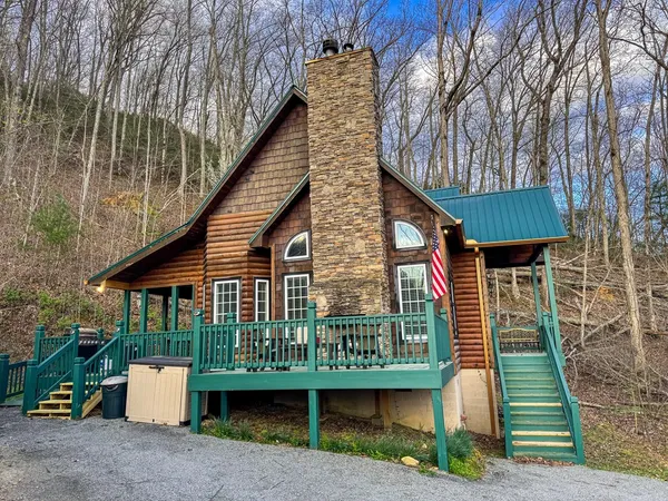 $389,900 | 157 Frontier Drive, Hayesville, NC 28904