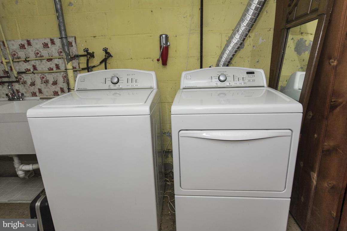 1652 Roundhill Road Baltimore, MD 21218 - Photo 13 of 30 Laundry
