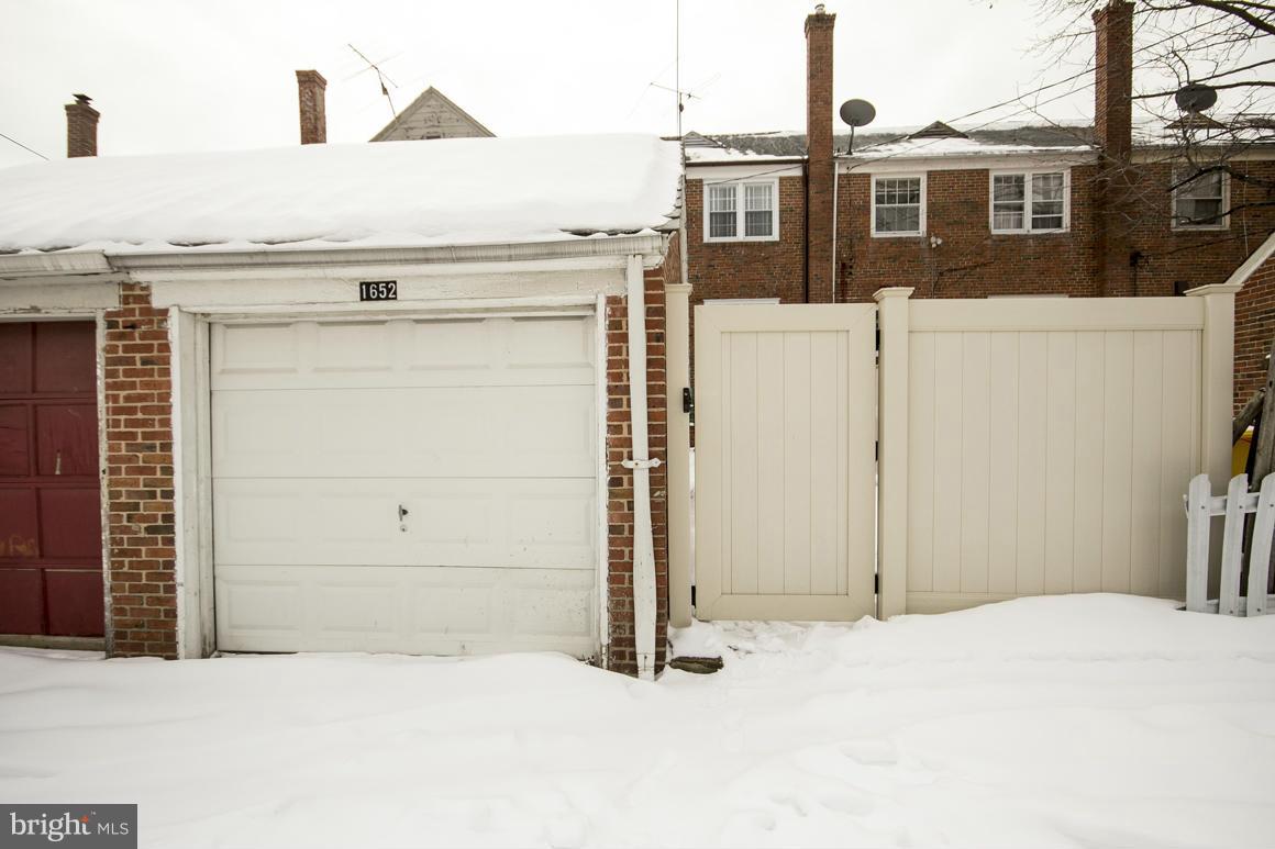 1652 Roundhill Road Baltimore, MD 21218 - Photo 30 of 30 Garage