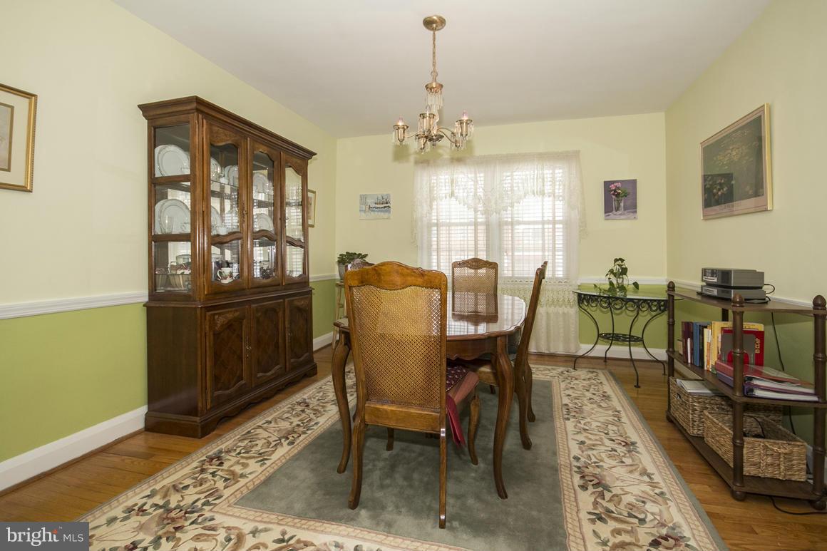1652 Roundhill Road Baltimore, MD 21218 - Photo 6 of 30 Dining Room