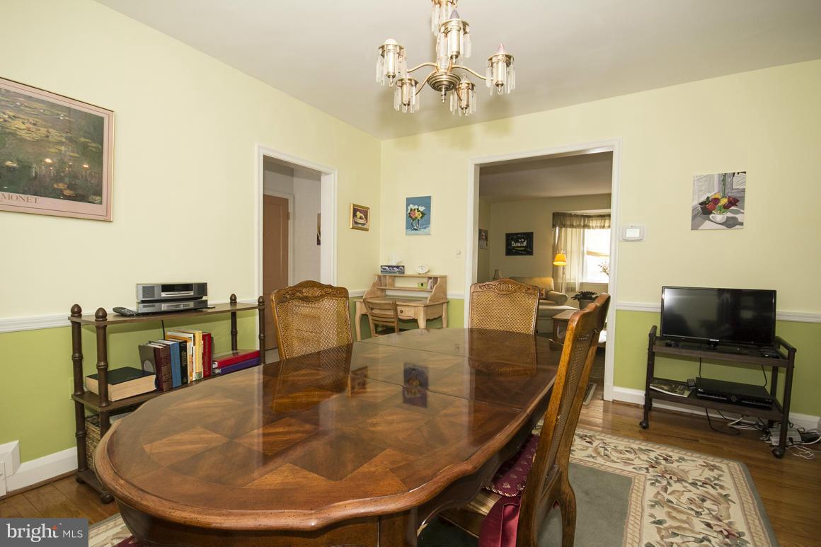 1652 Roundhill Road Baltimore, MD 21218 - Photo 7 of 30 Dining Room