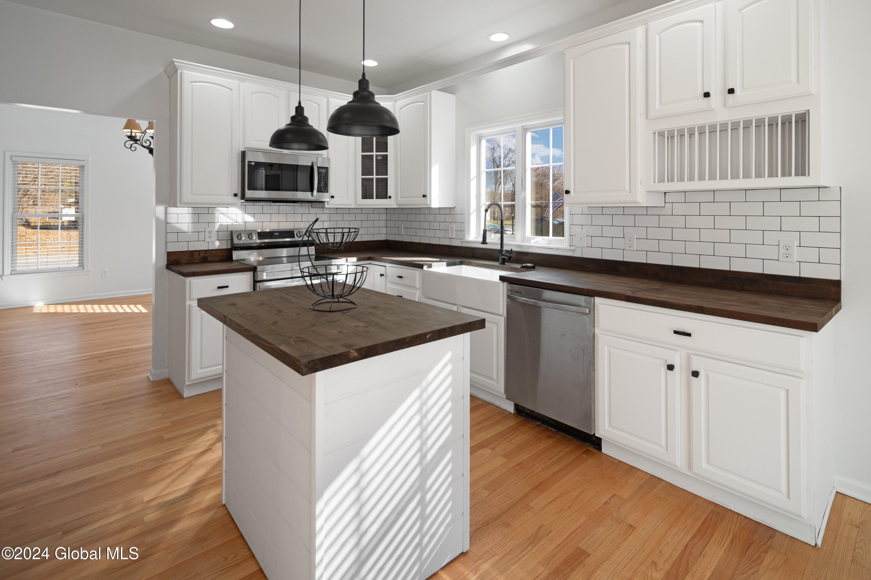 2 Mapleline Road Ballston Lake, NY 12019 - Photo 7 of 40 Interior 05