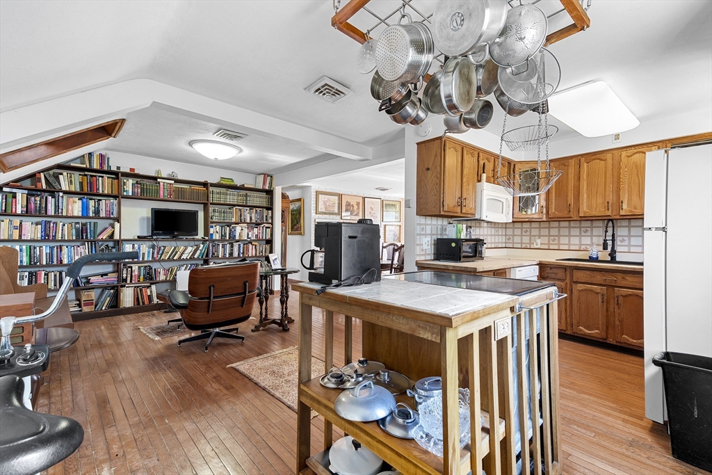 151 Winthrop Street Fall River, MA 02721 - Photo 15 of 30