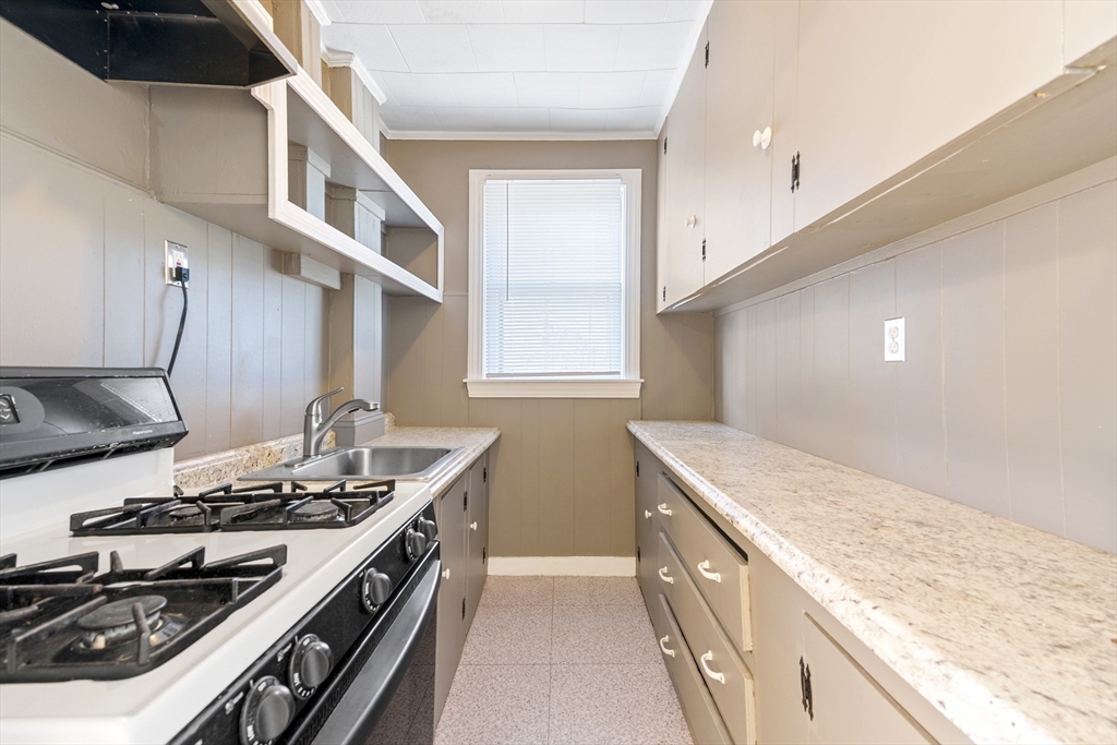 151 Winthrop Street Fall River, MA 02721 - Photo 6 of 30