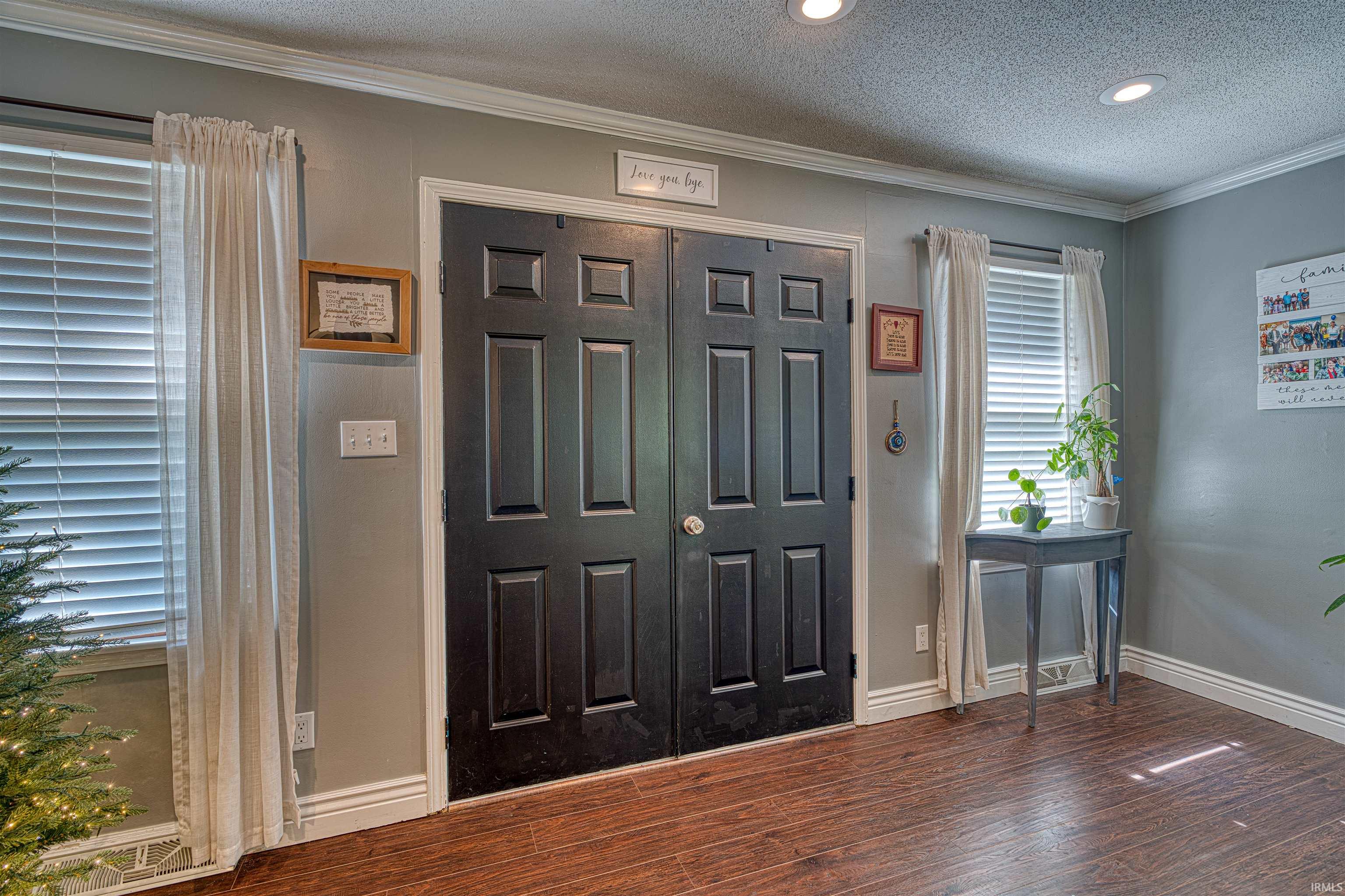 5366 Jeffries Lane Newburgh, IN 47630 - Photo 4 of 37
