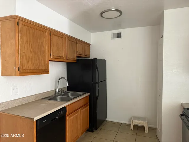 $1,200 | 2537 West Georgia Avenue, Unit 19, Phoenix, AZ 85017