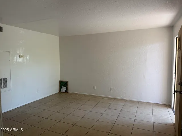 $1,200 | 2537 West Georgia Avenue, Unit 19, Phoenix, AZ 85017