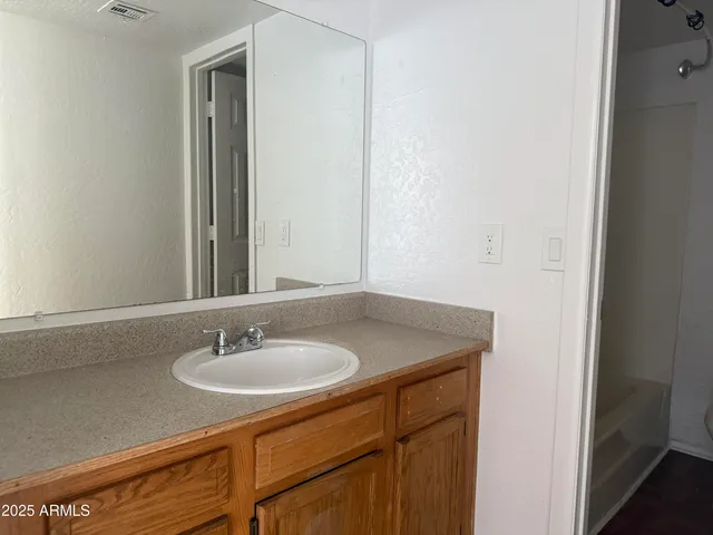 $1,200 | 2537 West Georgia Avenue, Unit 19, Phoenix, AZ 85017