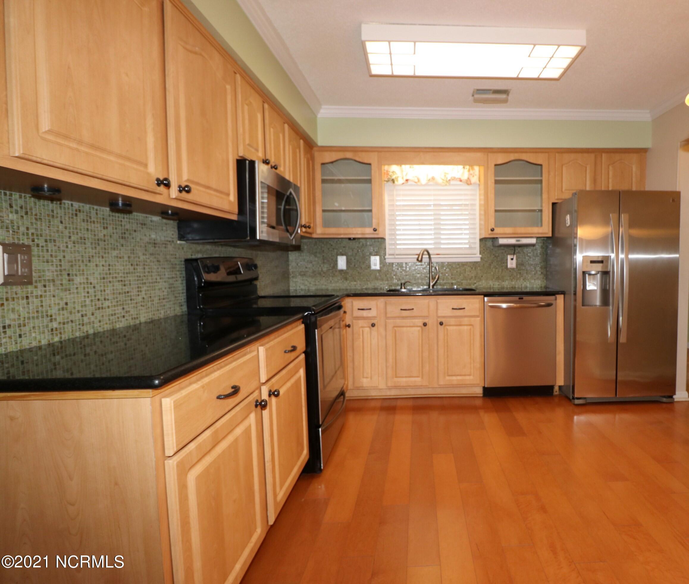 90 Sterling Road Jacksonville, NC 28546 - Photo 11 of 37 Kitchen