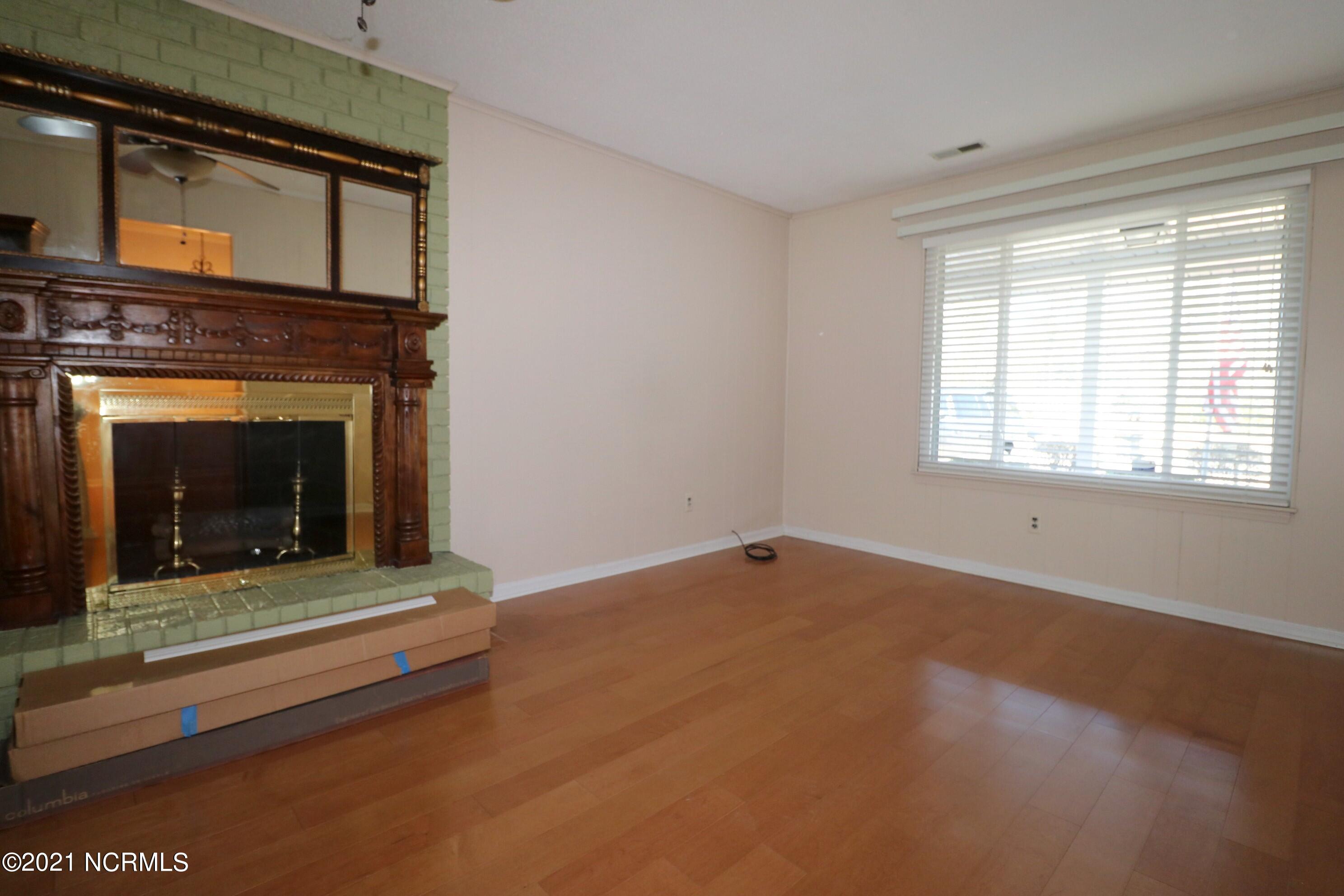 90 Sterling Road Jacksonville, NC 28546 - Photo 17 of 37 Family Room