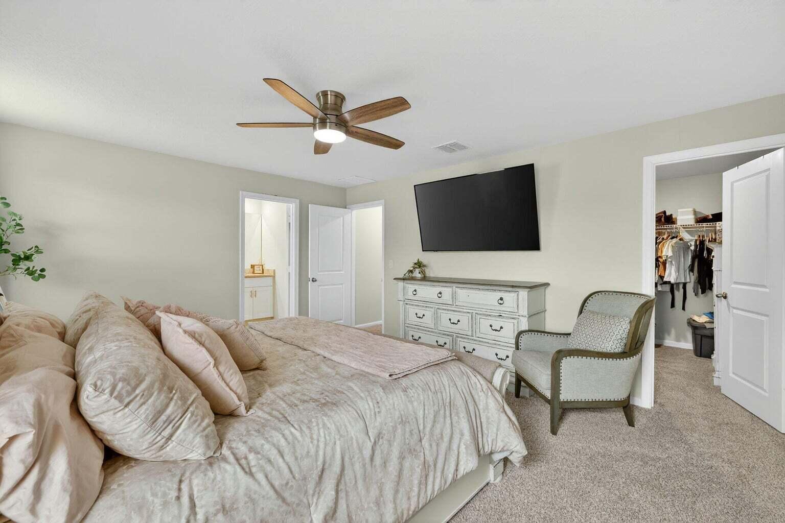 5652 Southeast Edgewater Circle Stuart, FL 34997 - Photo 15 of 30 20251003160835376401000000-o