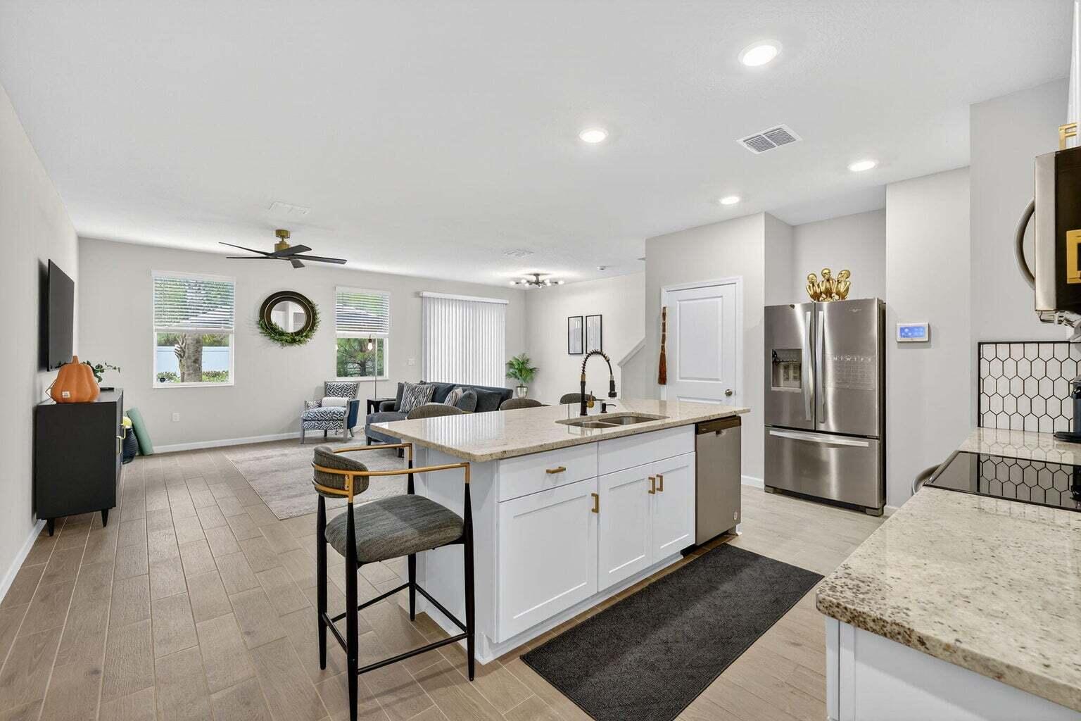 5652 Southeast Edgewater Circle Stuart, FL 34997 - Photo 6 of 30 20251003160845664700000000-o