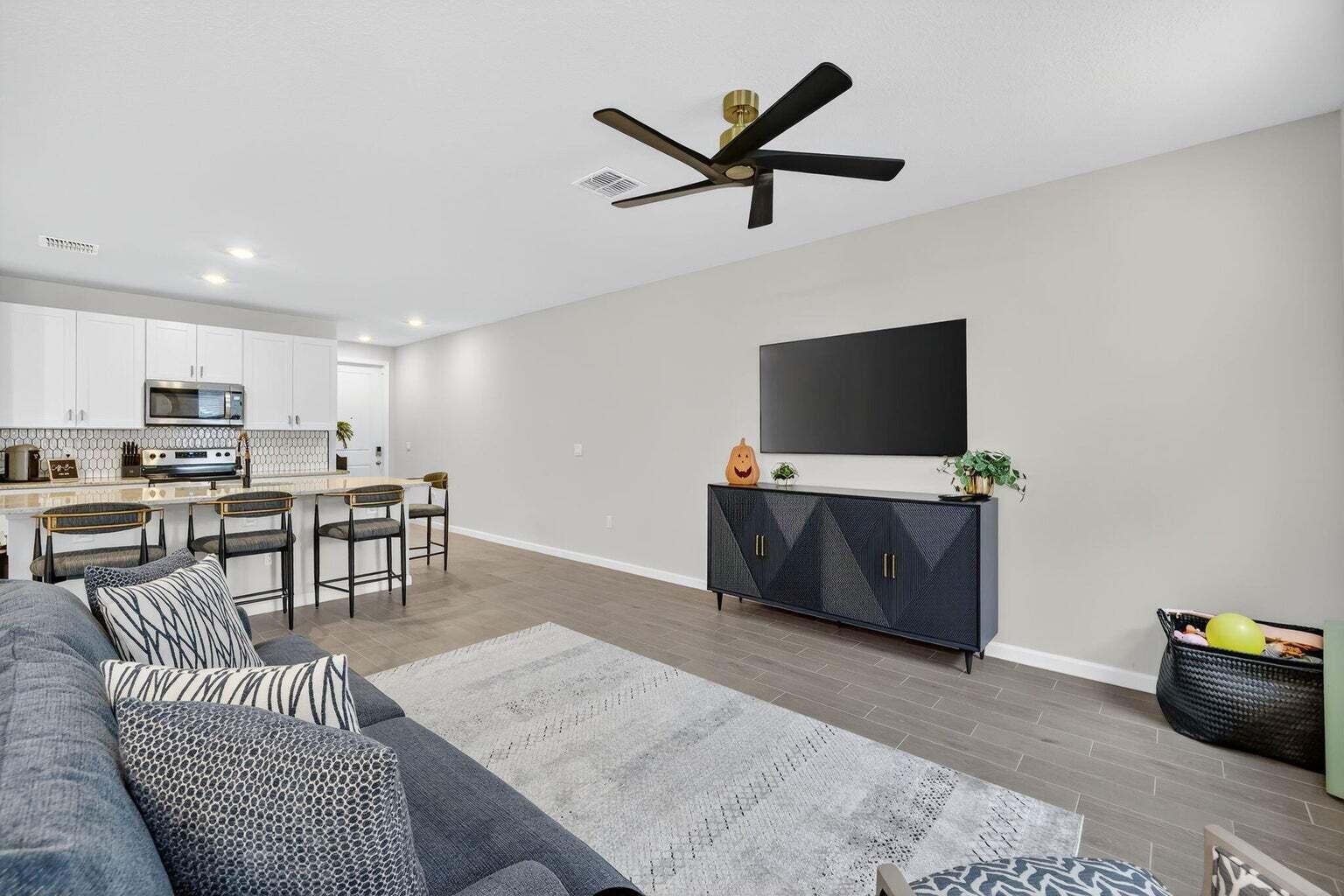 5652 Southeast Edgewater Circle Stuart, FL 34997 - Photo 7 of 30 20251003160849804396000000-o