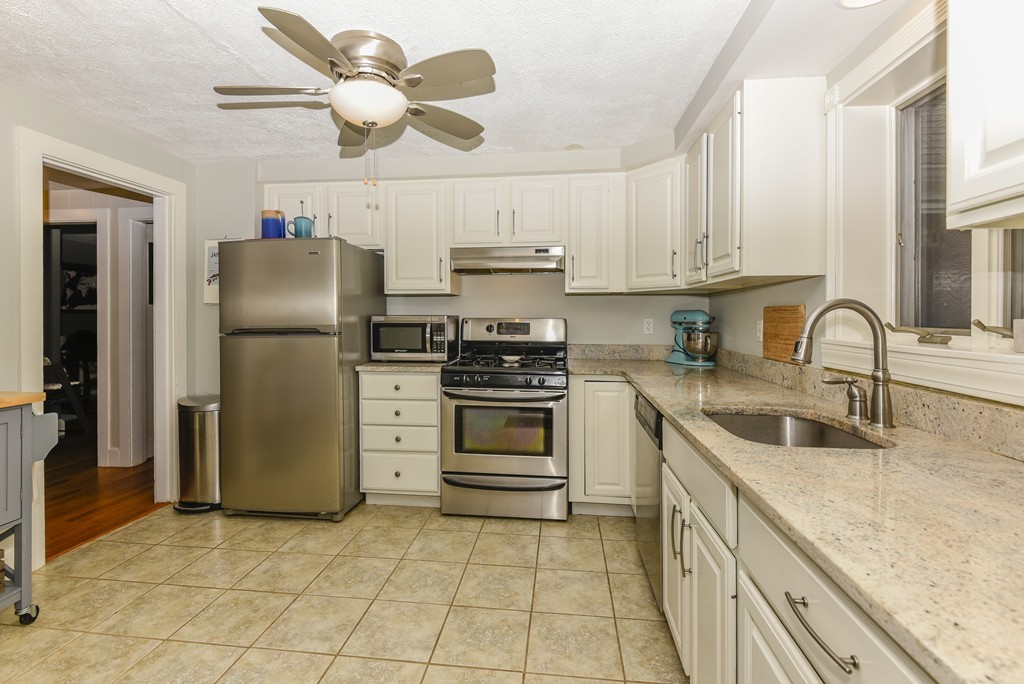 3 Donnell Road Walpole, MA 02032 - Photo 6 of 17