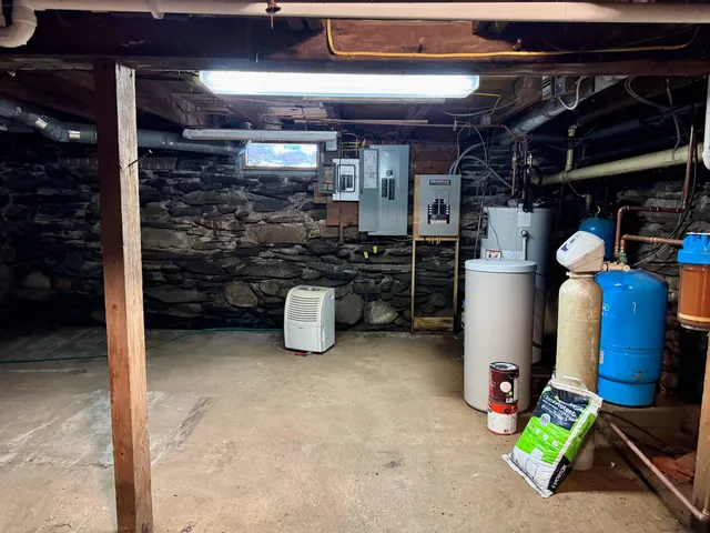 $349,000 | 329 Dame Hill Road, Orford, NH 03777