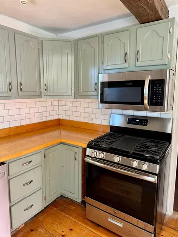 $349,000 | 329 Dame Hill Road, Orford, NH 03777