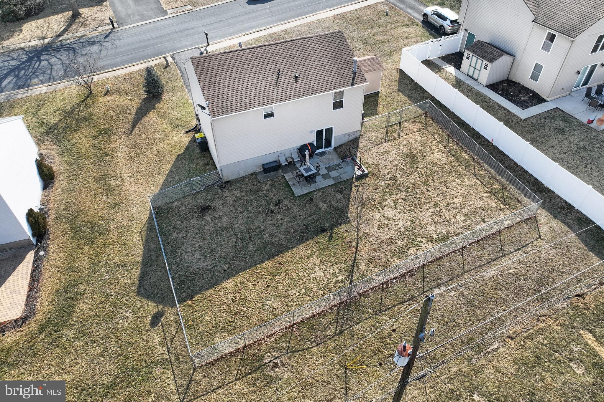 225 Edinburgh Road York, PA 17406 - Photo 31 of 40 a view of living room