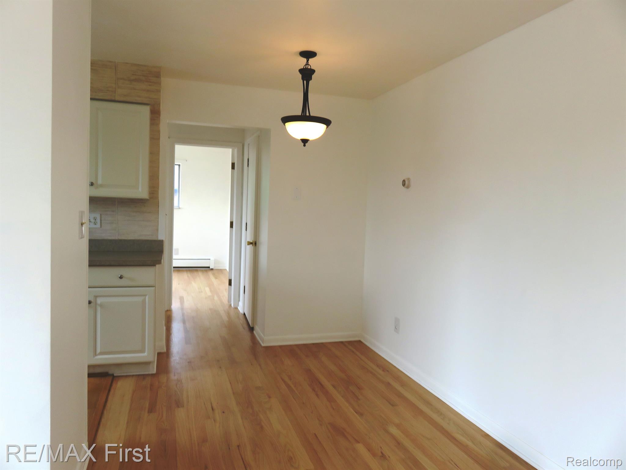 15219 East 9 Mile Road, Unit 1A Eastpointe, MI 48021 - Photo 10 of 16 DINING AREA