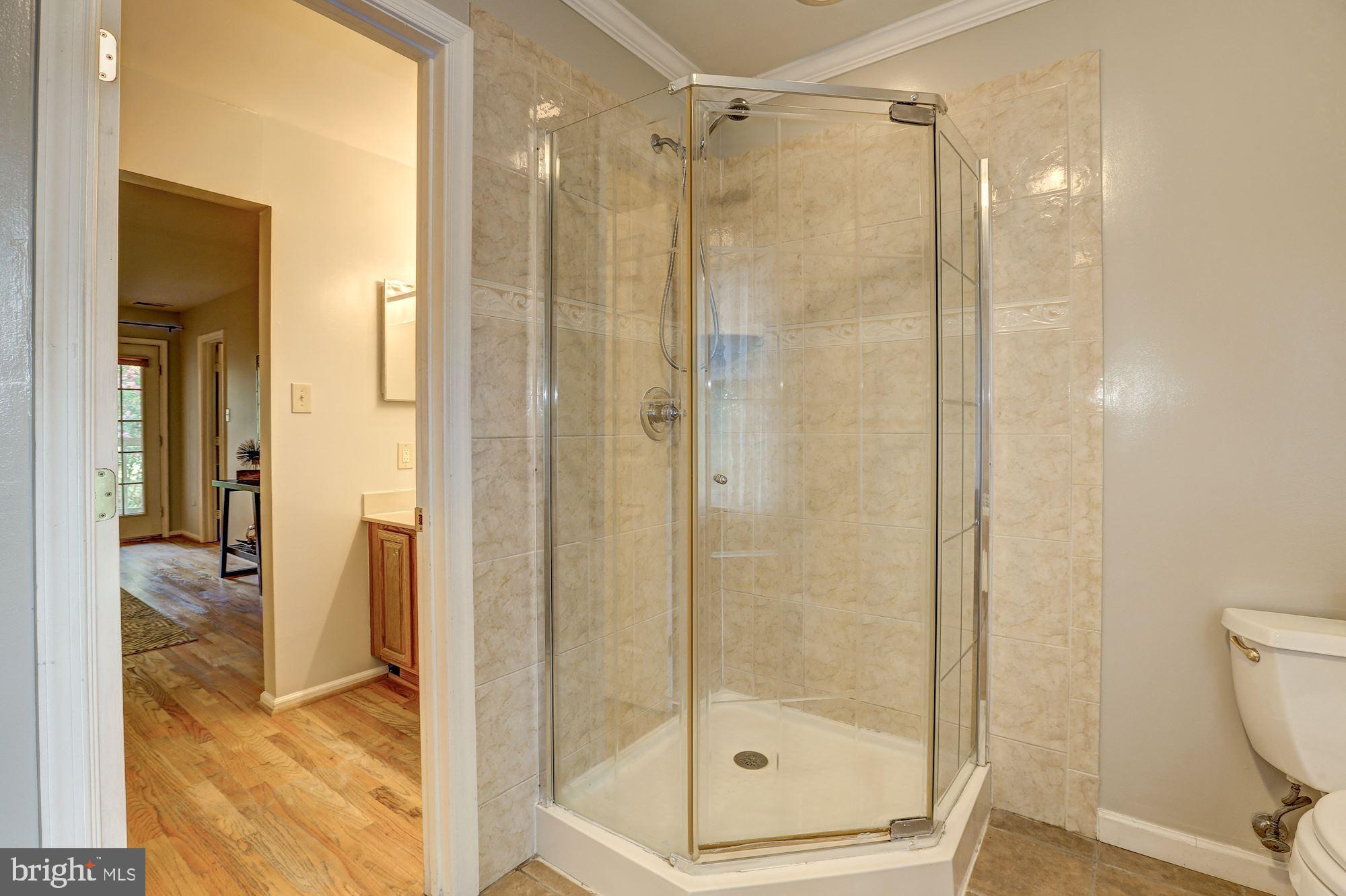 8552 Brickyard Road Potomac, MD 20854 - Photo 18 of 33