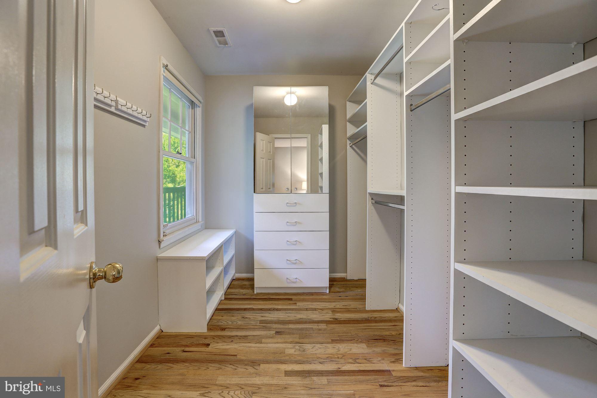 8552 Brickyard Road Potomac, MD 20854 - Photo 19 of 33