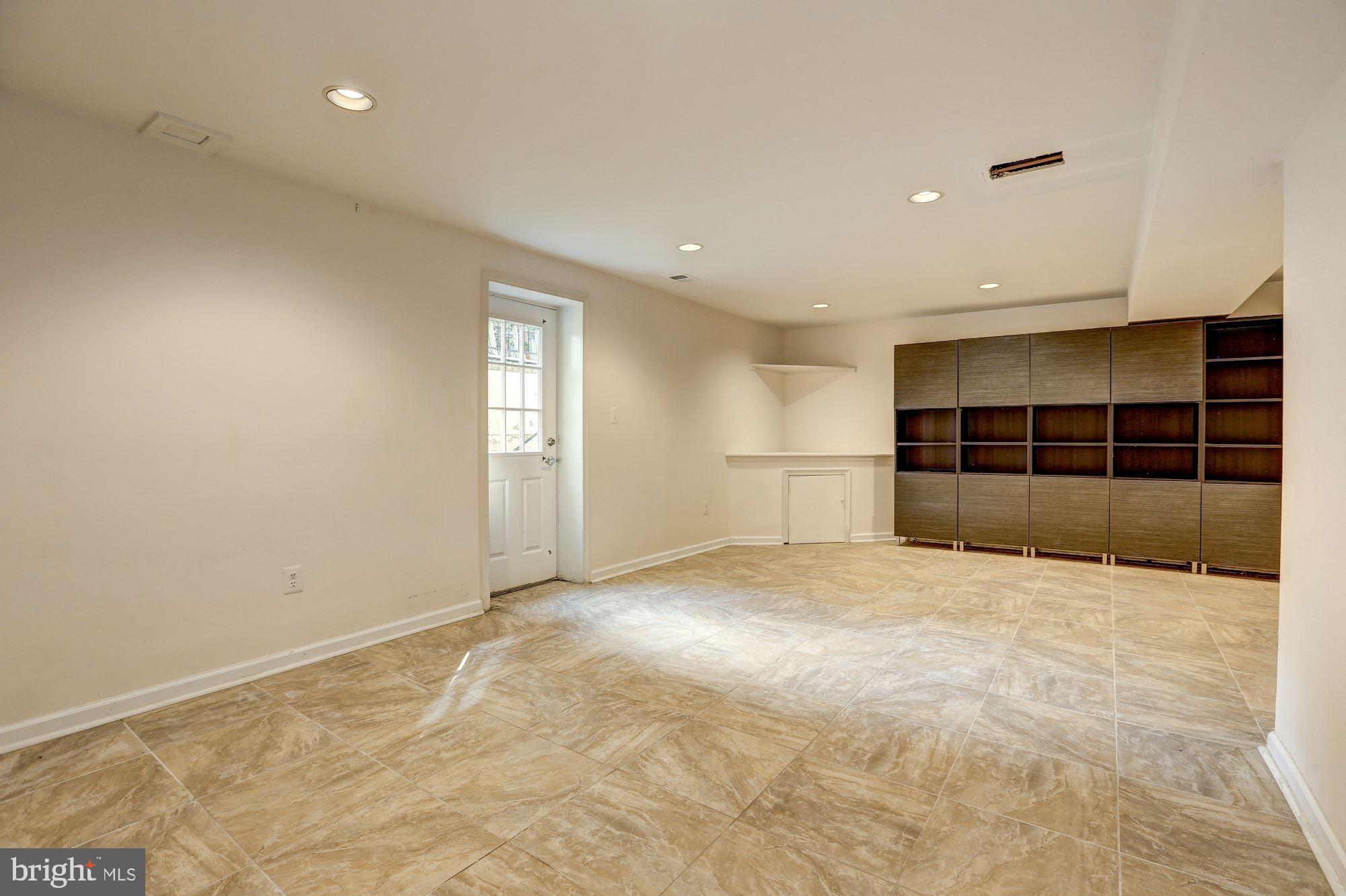 8552 Brickyard Road Potomac, MD 20854 - Photo 26 of 33