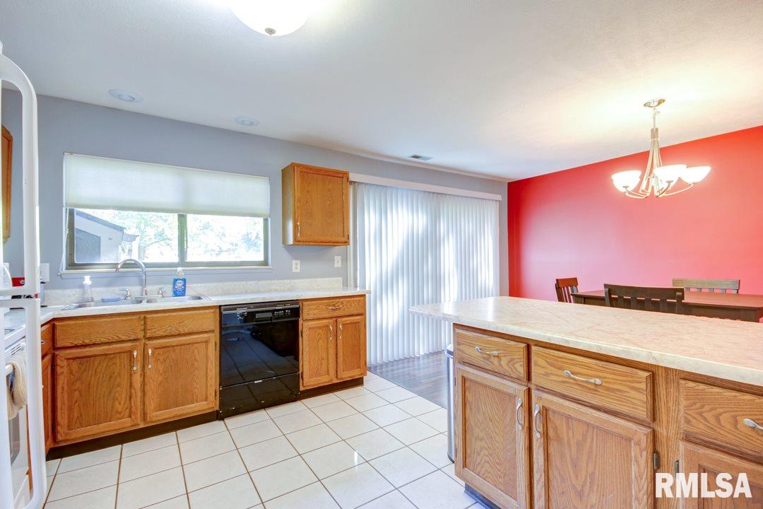 32 Trailridge Lane Springfield, IL 62704 - Photo 11 of 29 Gallery Image 11