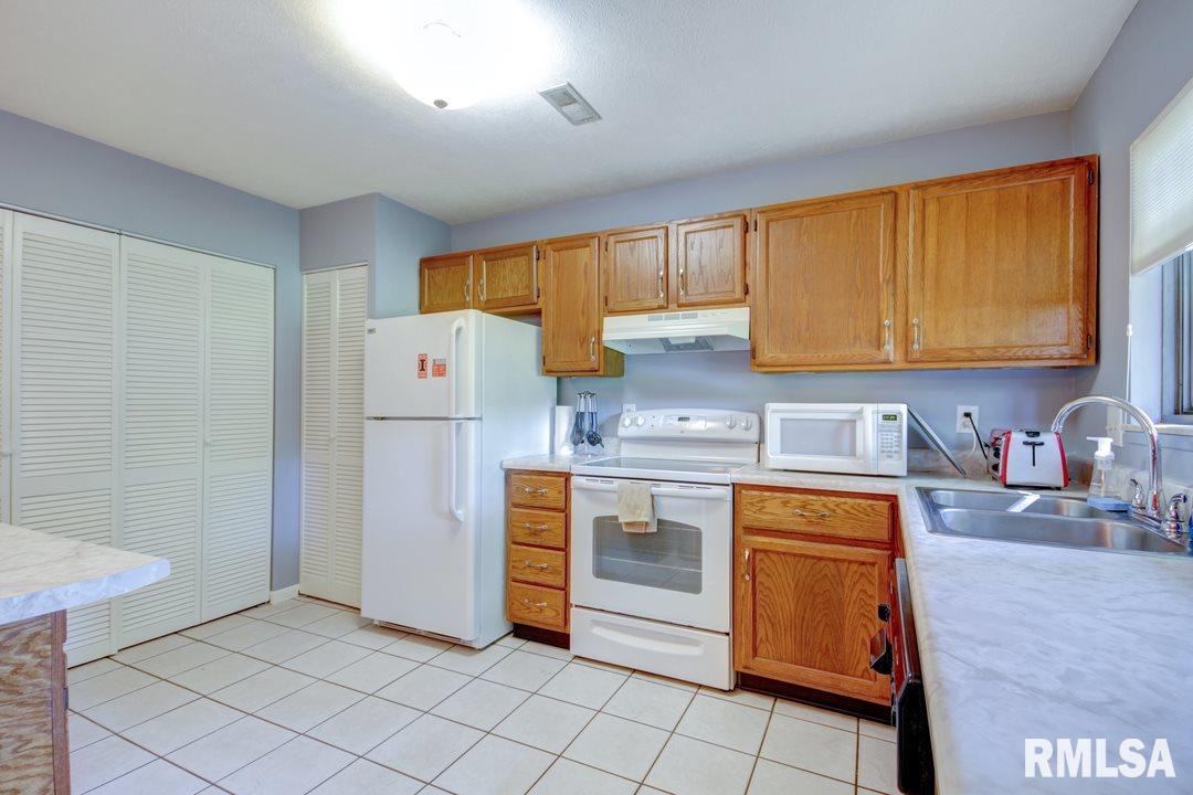 32 Trailridge Lane Springfield, IL 62704 - Photo 12 of 29 Gallery Image 12