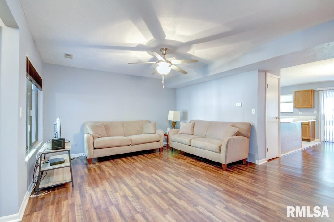 32 Trailridge Lane Springfield, IL 62704 - Photo 5 of 29 Gallery Image 5