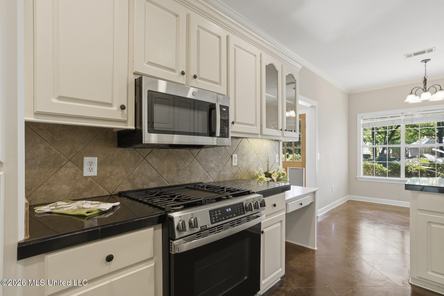 409 Forest Lane Ridgeland, MS 39157 - Photo 7 of 36 409 Forest Lane_jhookphotos-10