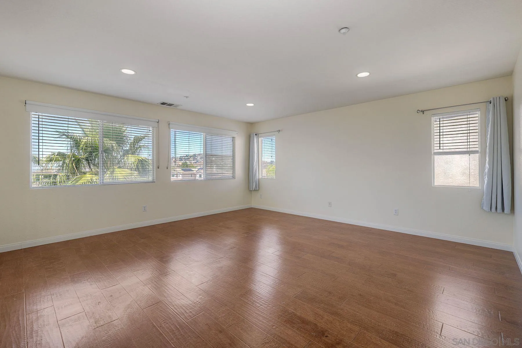 10160 Challenger Circle Spring Valley, CA 91978 - Photo 28 of 41 Gallery Image 28