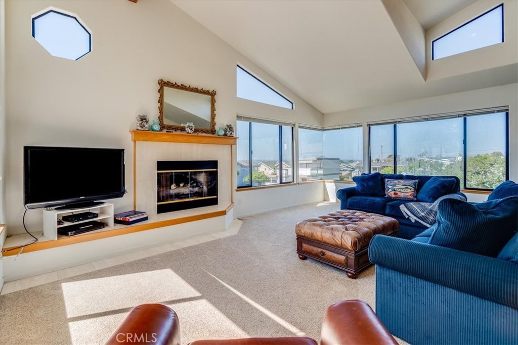 390 Lampton Street Cambria, CA 93428 - Photo 15 of 68