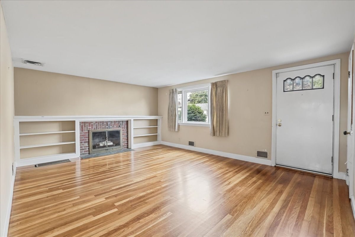 25 Eaton Road Dedham, MA 02026 - Photo 3 of 38 Gallery Image 3