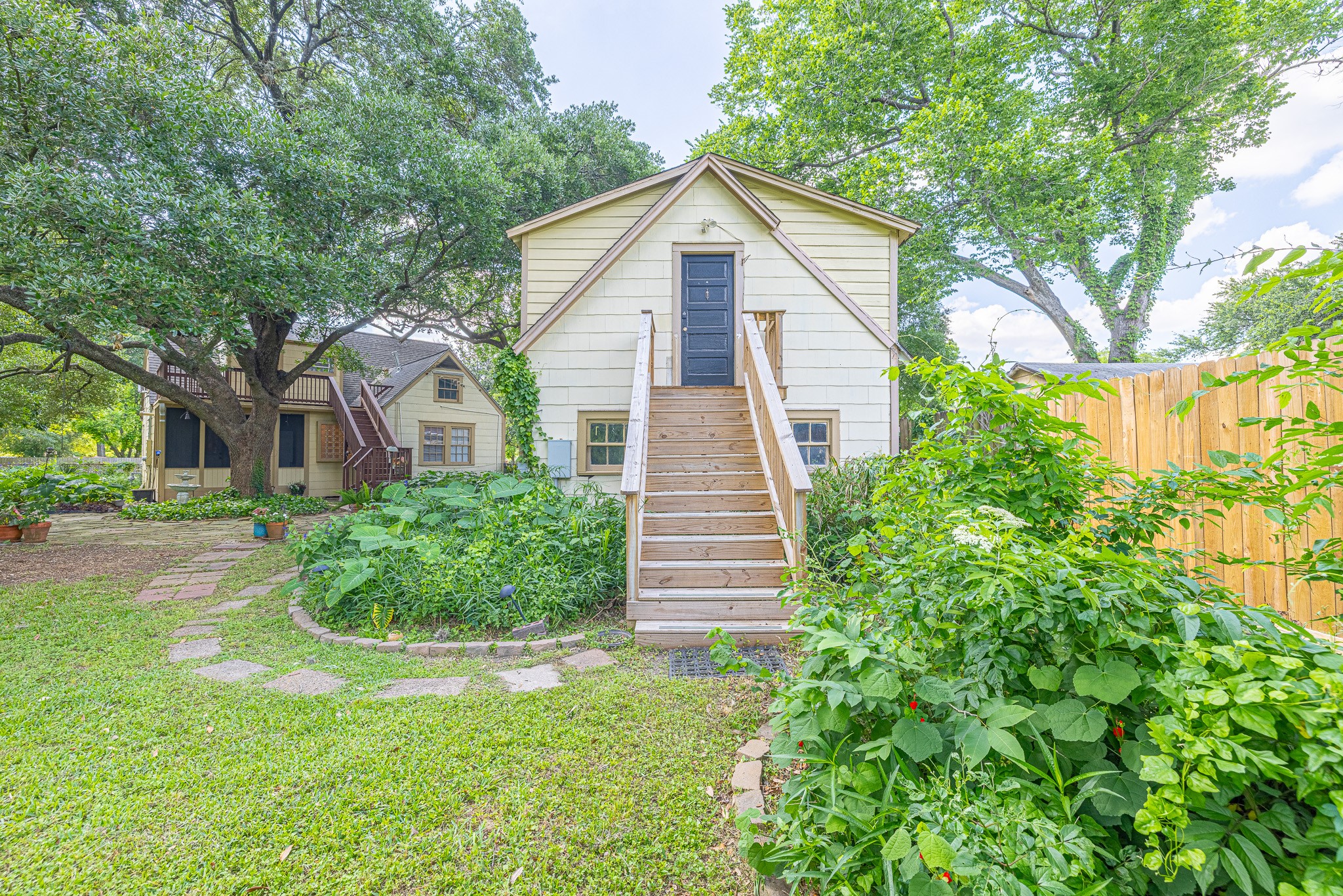 8548 Findlay Street Houston, TX 77017 - Photo 40 of 50 a view of a yard in front of house