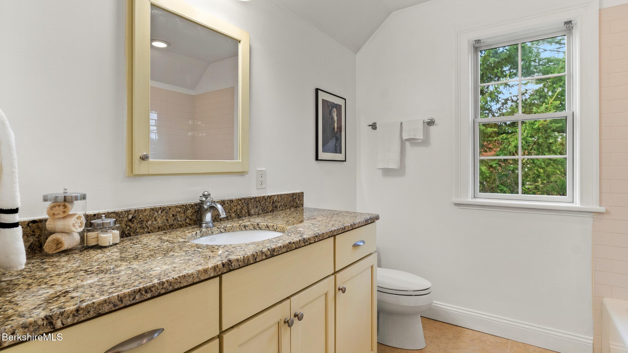 8 Stoneledge Road Lenox, MA 01240 - Photo 28 of 42 Full en-suite bath