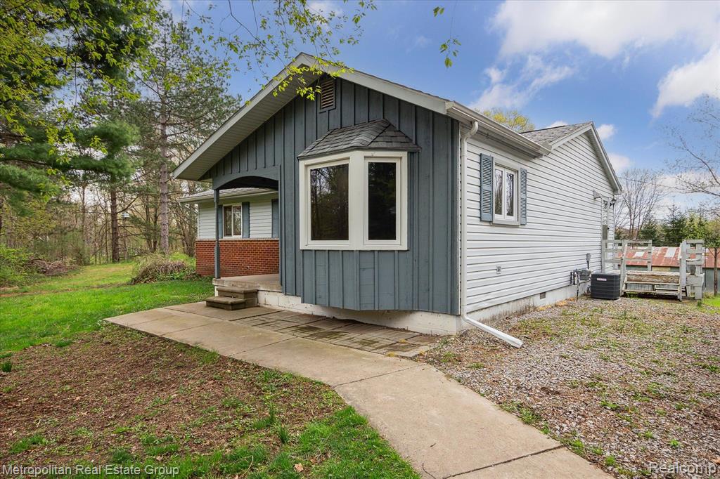 2850 Pardee Road Howell, MI 48843 - Photo 4 of 45