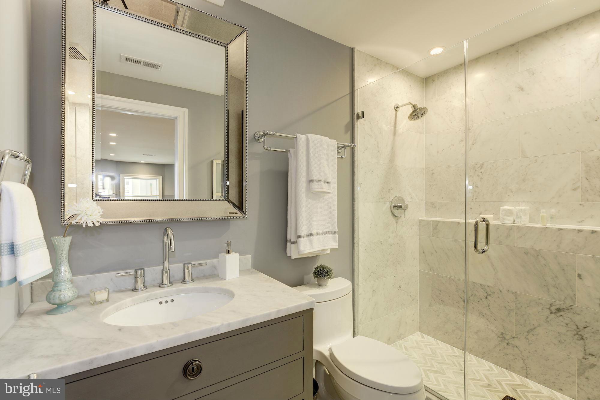 55 W Street Northwest Washington, DC 20001 - Photo 25 of 30 Apartment Bathroom