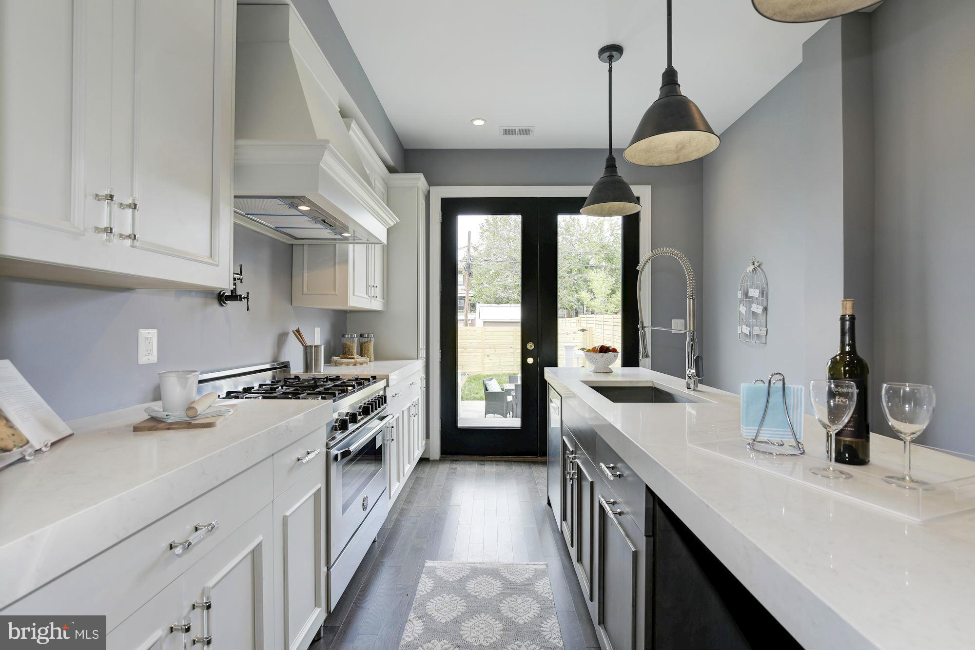 55 W Street Northwest Washington, DC 20001 - Photo 8 of 30 Kitchen