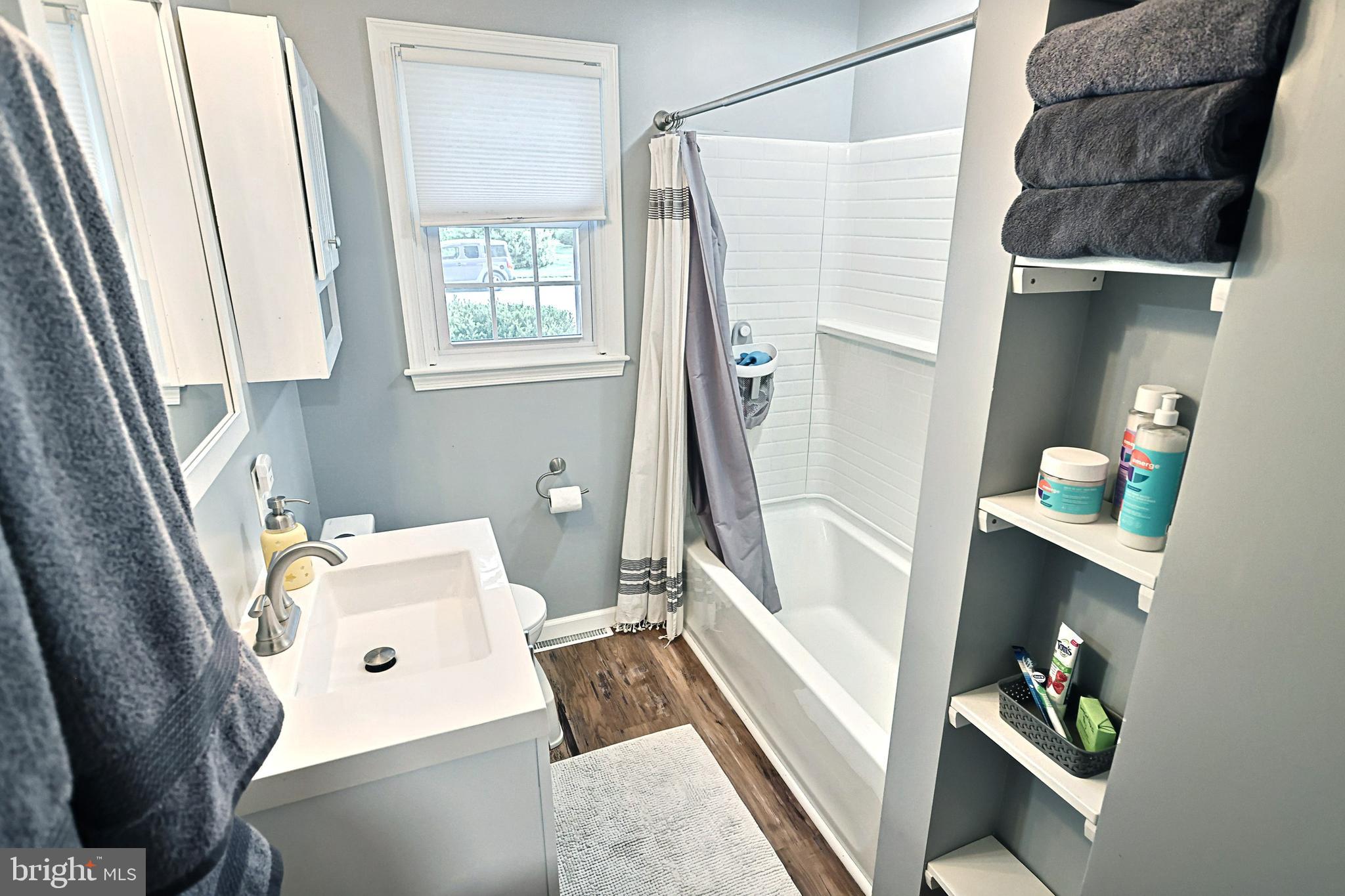 3315 Edenbridge Road York, PA 17402 - Photo 20 of 44 Upstairs Full Bath (1/2)
