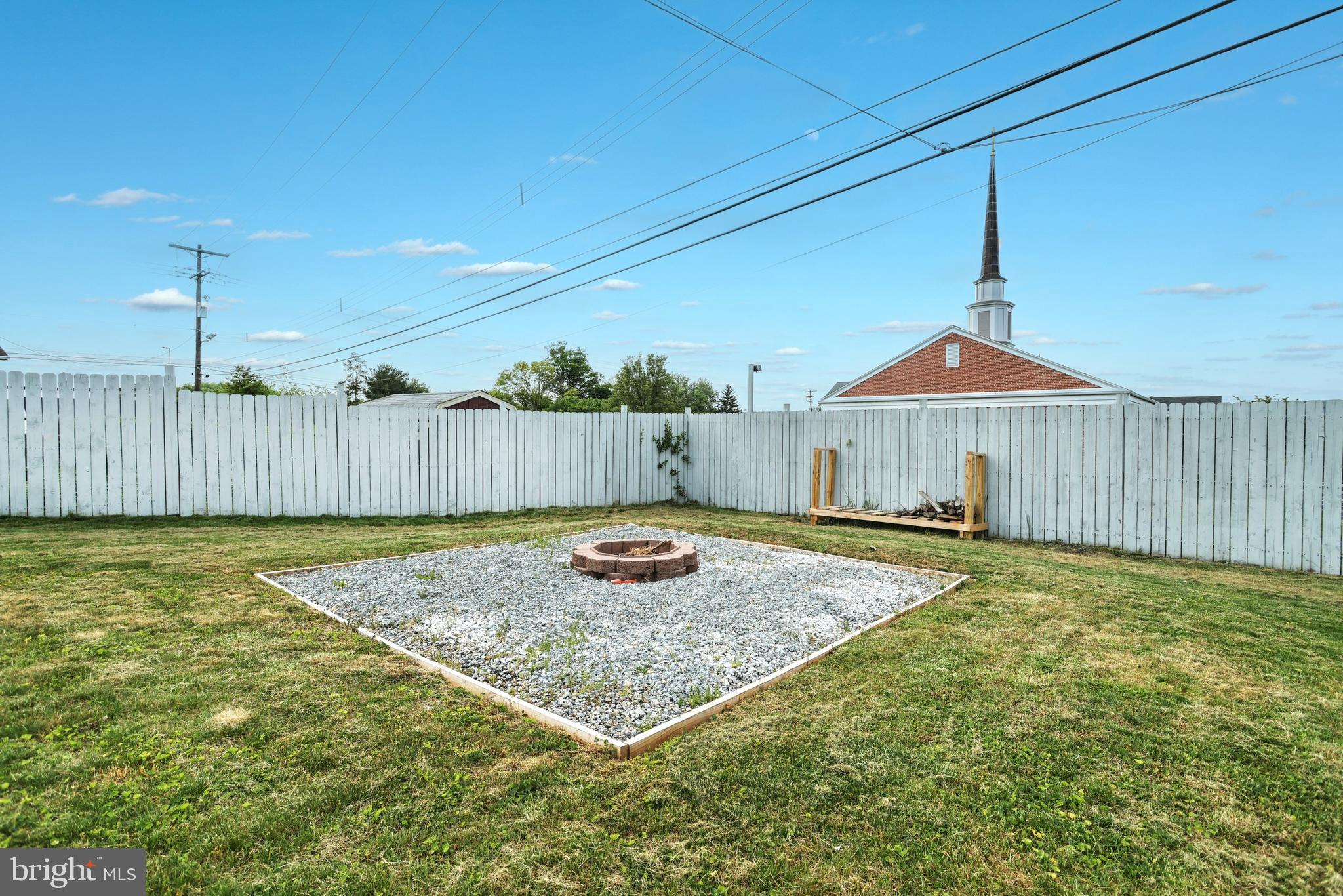 3315 Edenbridge Road York, PA 17402 - Photo 40 of 44 Fire Pit