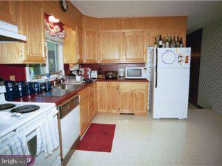 1620 Sherwood Road Reading, PA 19610 - Photo 4 of 6