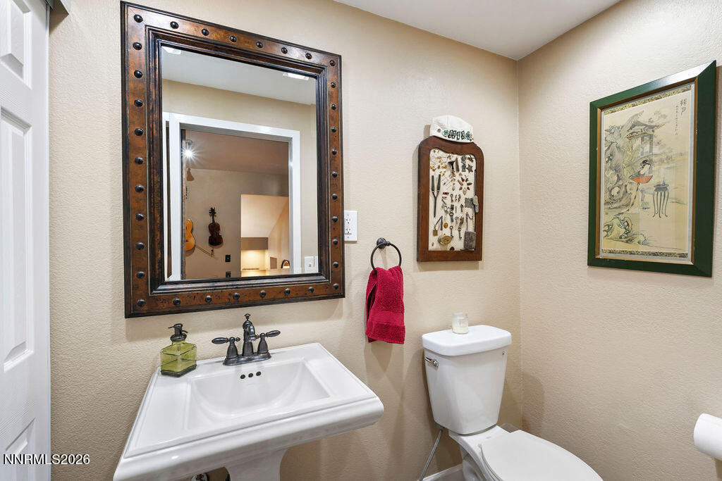 2450 Sequoia Lane Reno, NV 89502 - Photo 14 of 42 36_2450SequoiaLane_CopyrightJeremyJensen